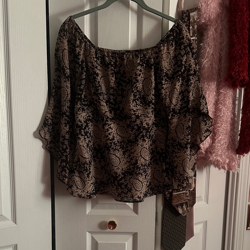 Chic Off-Shoulder Black and Brown Paisley Blouse and Skirt set.